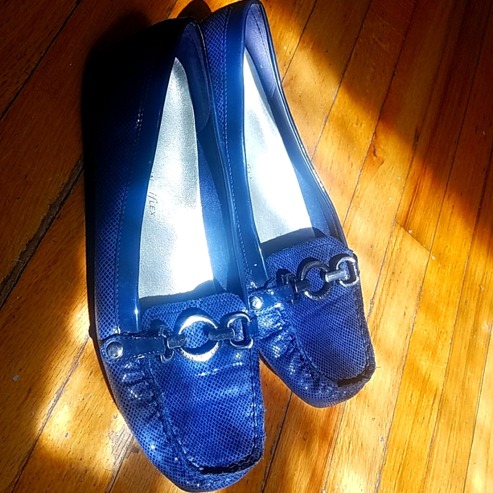 Navy blue shoes